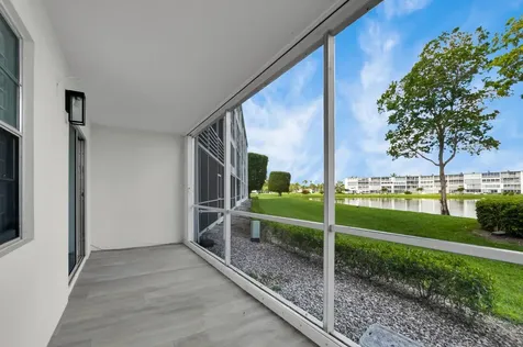 1084 Guildford Boca Raton FL 33434