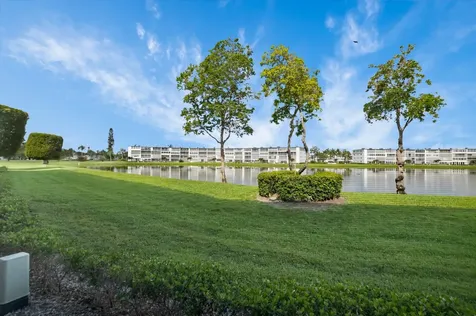 1084 Guildford Boca Raton FL 33434