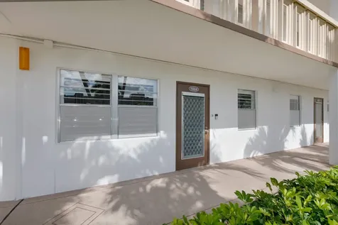 1084 Guildford Boca Raton FL 33434