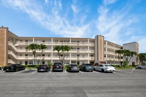 1084 Guildford Boca Raton FL 33434