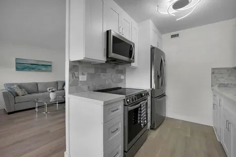 1084 Guildford Boca Raton FL 33434