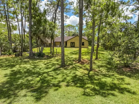 11033 67th Place The Acreage FL 33412