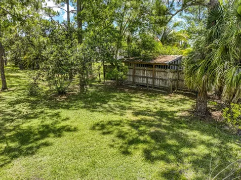 11033 67th Place The Acreage FL 33412