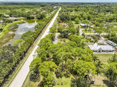 11033 67th Place The Acreage FL 33412
