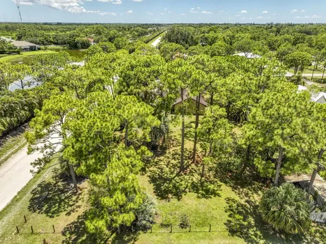 11033 67th Place The Acreage FL 33412