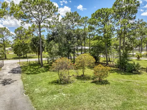 11033 67th Place The Acreage FL 33412