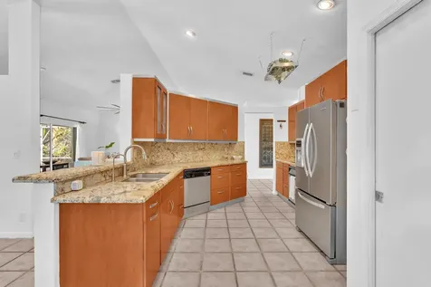 498 Oregon Lane Boca Raton FL 33487