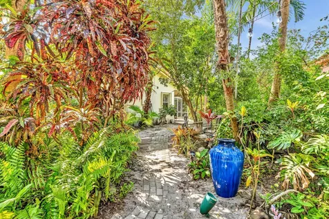 498 Oregon Lane Boca Raton FL 33487