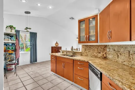 498 Oregon Lane Boca Raton FL 33487