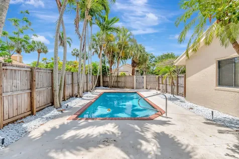 7645 Sierra Terrace Boca Raton FL 33433