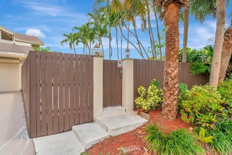 7645 Sierra Terrace Boca Raton FL 33433