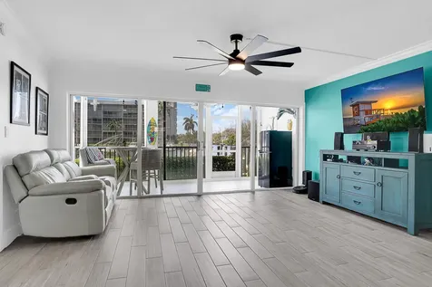 1537 E Hillsboro Boulevard Deerfield Beach FL 33441