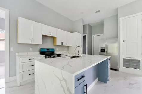 675 Ne Moss Rose Place Port Saint Lucie FL 34983