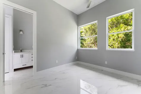 675 Ne Moss Rose Place Port Saint Lucie FL 34983