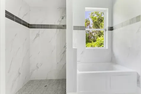 675 Ne Moss Rose Place Port Saint Lucie FL 34983
