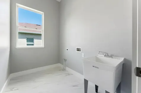 675 Ne Moss Rose Place Port Saint Lucie FL 34983