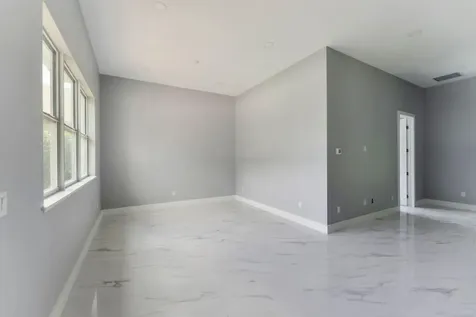 675 Ne Moss Rose Place Port Saint Lucie FL 34983