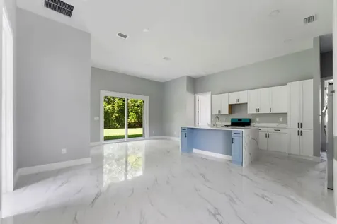 675 Ne Moss Rose Place Port Saint Lucie FL 34983