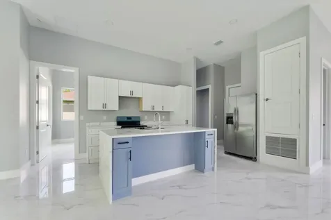 675 Ne Moss Rose Place Port Saint Lucie FL 34983