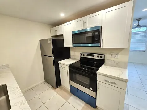 1059 Ainslie D Boca Raton FL 33434