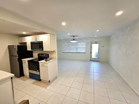1059 Ainslie D Boca Raton FL 33434