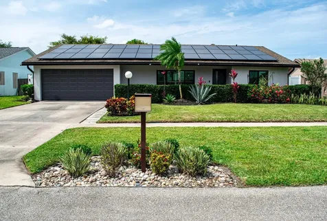 5432 Sandhurst Circle Lake Worth FL 33463