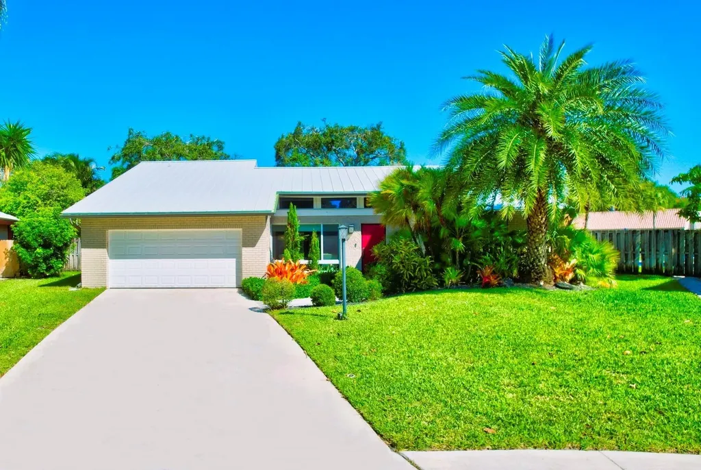 21521 Hollandaire Drive Boca Raton FL 33433