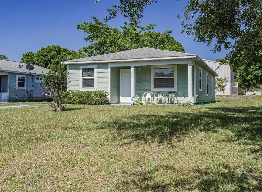 4257 36th Court Vero Beach FL 32967
