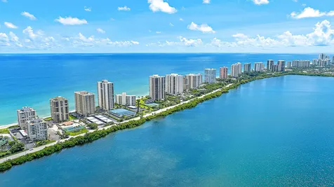 5420 N Ocean Drive Singer Island FL 33404