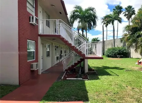 2915 Plunkett Street Hollywood FL 33020