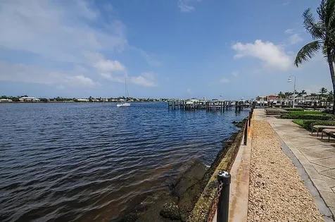 160 Yacht Club 206 Way Hypoluxo FL 33462