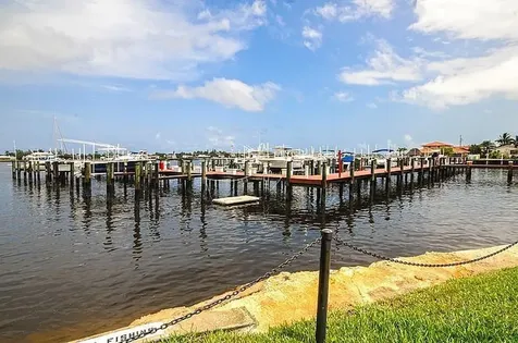 160 Yacht Club 206 Way Hypoluxo FL 33462