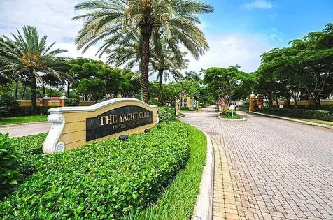160 Yacht Club 206 Way Hypoluxo FL 33462