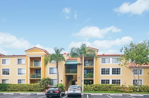 160 Yacht Club 206 Way Hypoluxo FL 33462