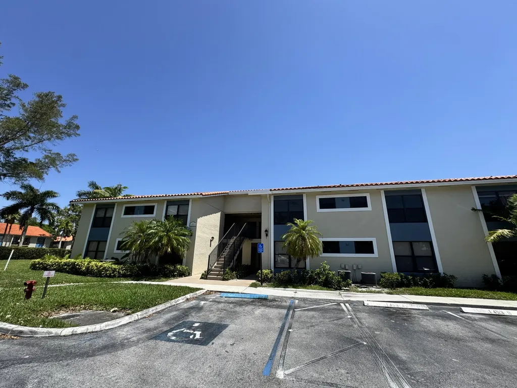 1453 Lake Crystal Drive West Palm Beach FL 33411