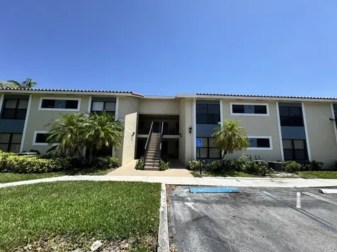 1453 Lake Crystal Drive West Palm Beach FL 33411