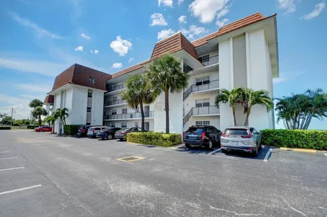 410 Wilma Circle Riviera Beach FL 33404