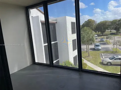 212 Lake Pointe Drive Oakland Park FL 33309