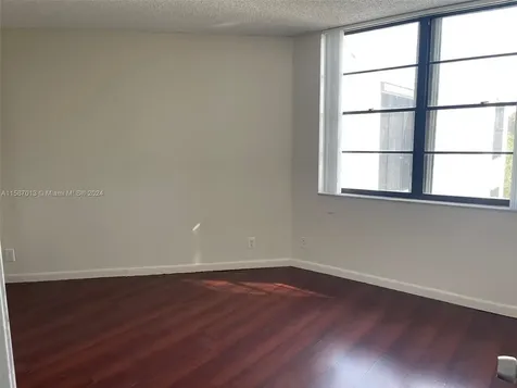 212 Lake Pointe Drive Oakland Park FL 33309