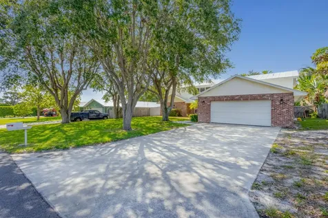 8888 Se Colony Street Hobe Sound FL 33455