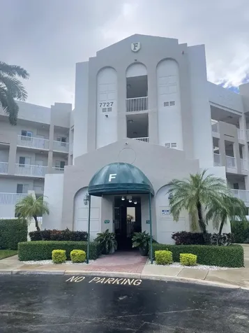 7727 Southampton Terrace Tamarac FL 33321