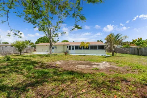3180 Carol Avenue Palm Springs FL 33461