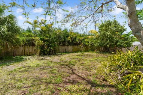 3180 Carol Avenue Palm Springs FL 33461