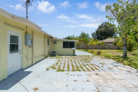3180 Carol Avenue Palm Springs FL 33461