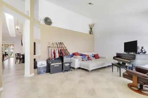12441 89th Place The Acreage FL 33412
