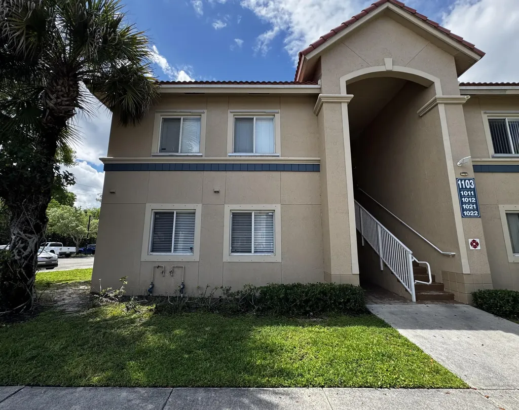 1103 Golden Lakes Boulevard West Palm Beach FL 33411