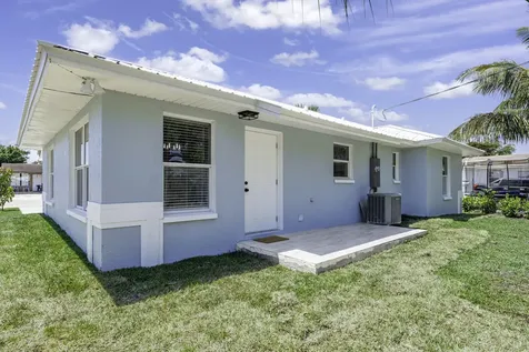 561 Sw 10th Street Belle Glade FL 33430
