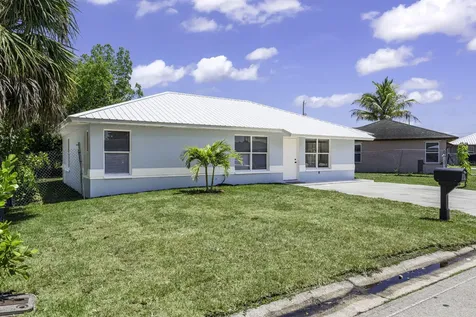 561 Sw 10th Street Belle Glade FL 33430