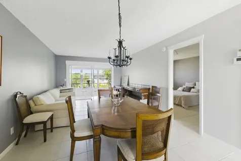 2951 Nw 46th Avenue Lauderdale Lakes FL 33313
