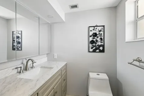 2951 Nw 46th Avenue Lauderdale Lakes FL 33313